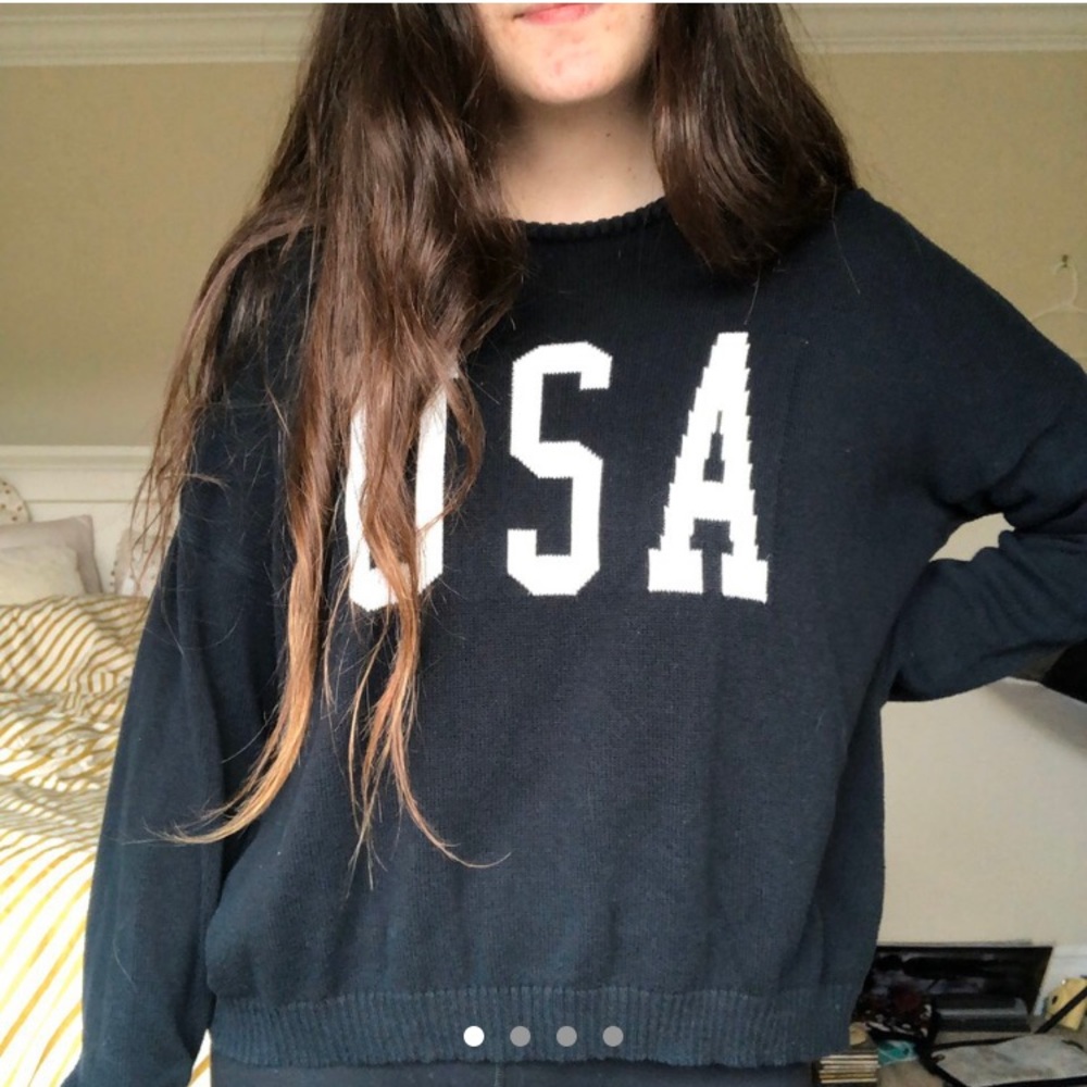 <3 old style brandy melville sweater!